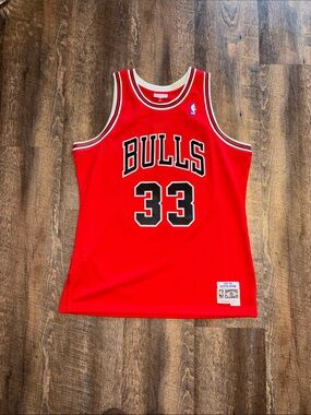 Mitchell & Ness Red Chicago Bulls #33 Jersey
